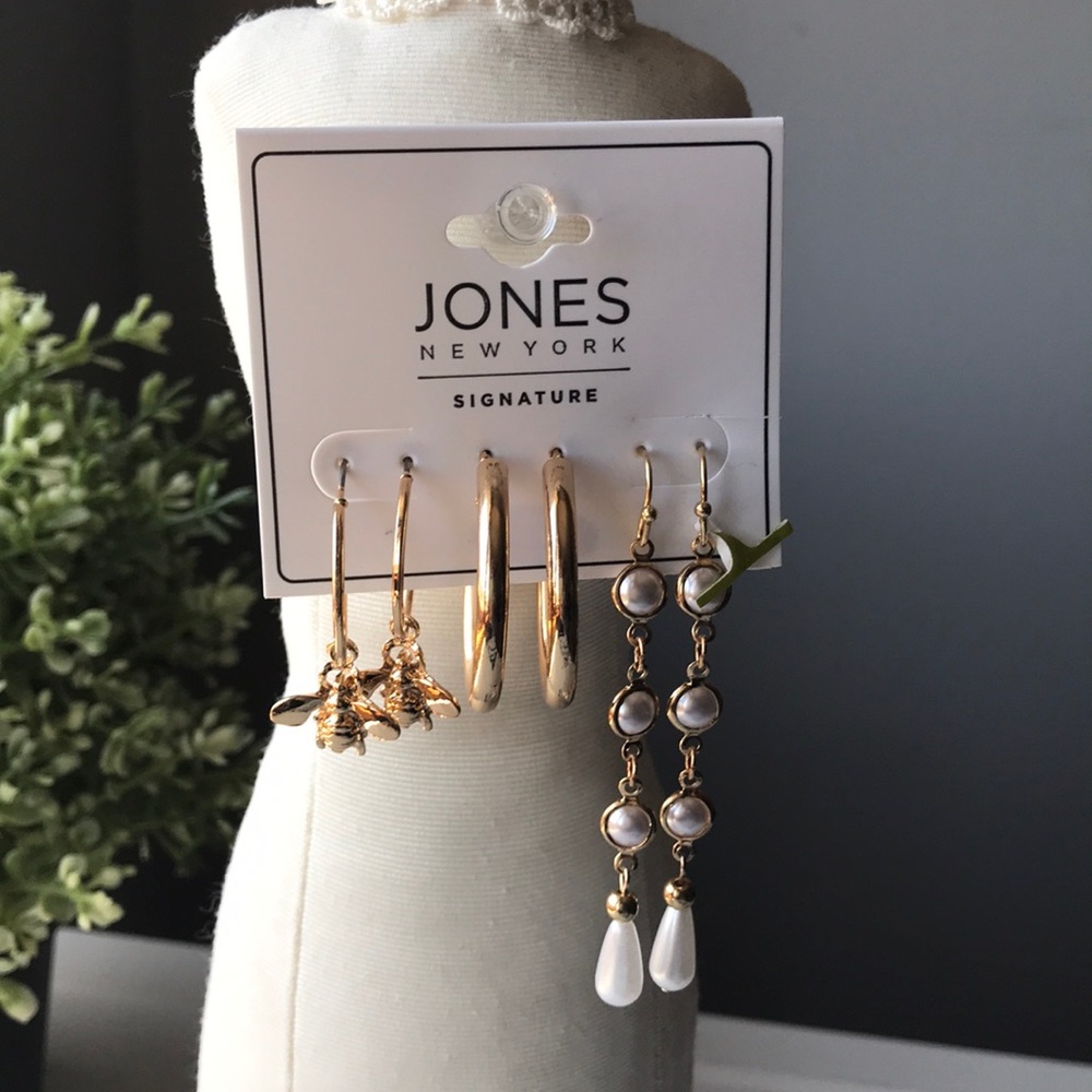 Jones New York Signature earrings set